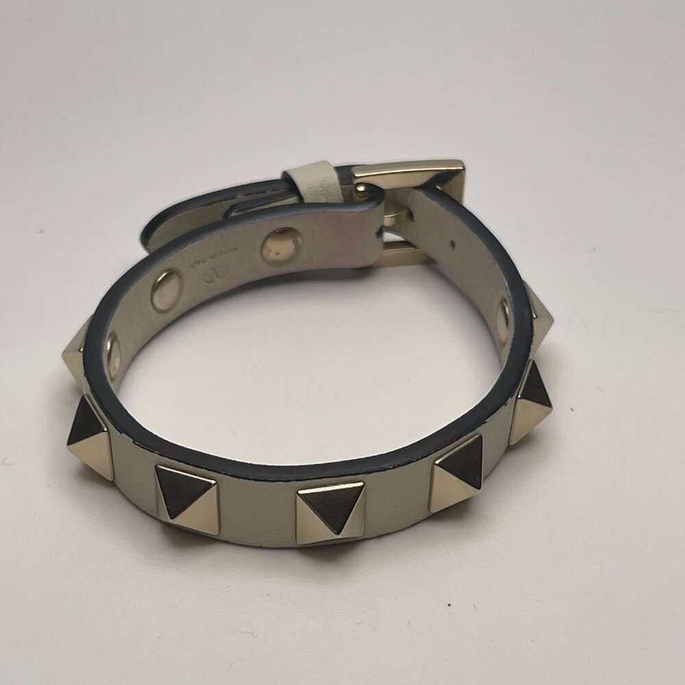Valentino Garavani Rockstud Calfskin Leather Bracelet - Light Ivory - Preowned - Picture 2 of 8